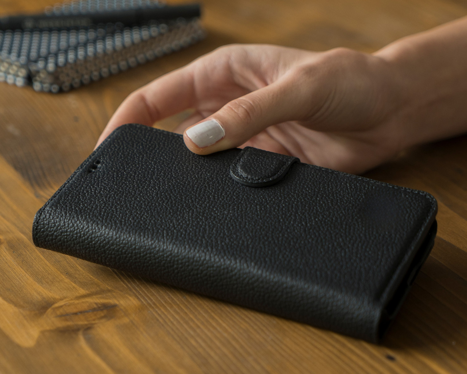 Bouletta iPhone 17 leather case premium protection