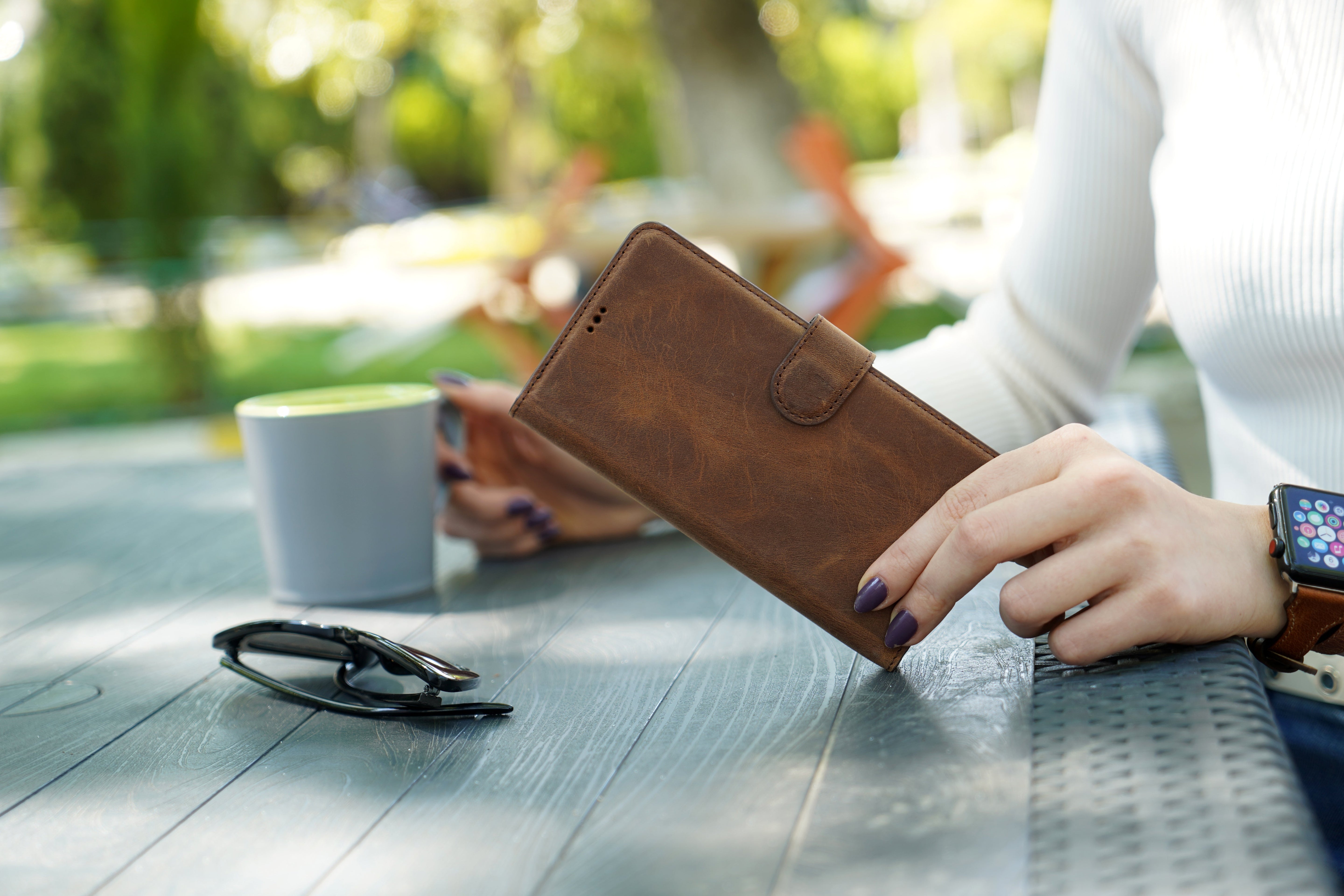 Handmade premium leather case for iPhone 15 Pro by Bouletta
