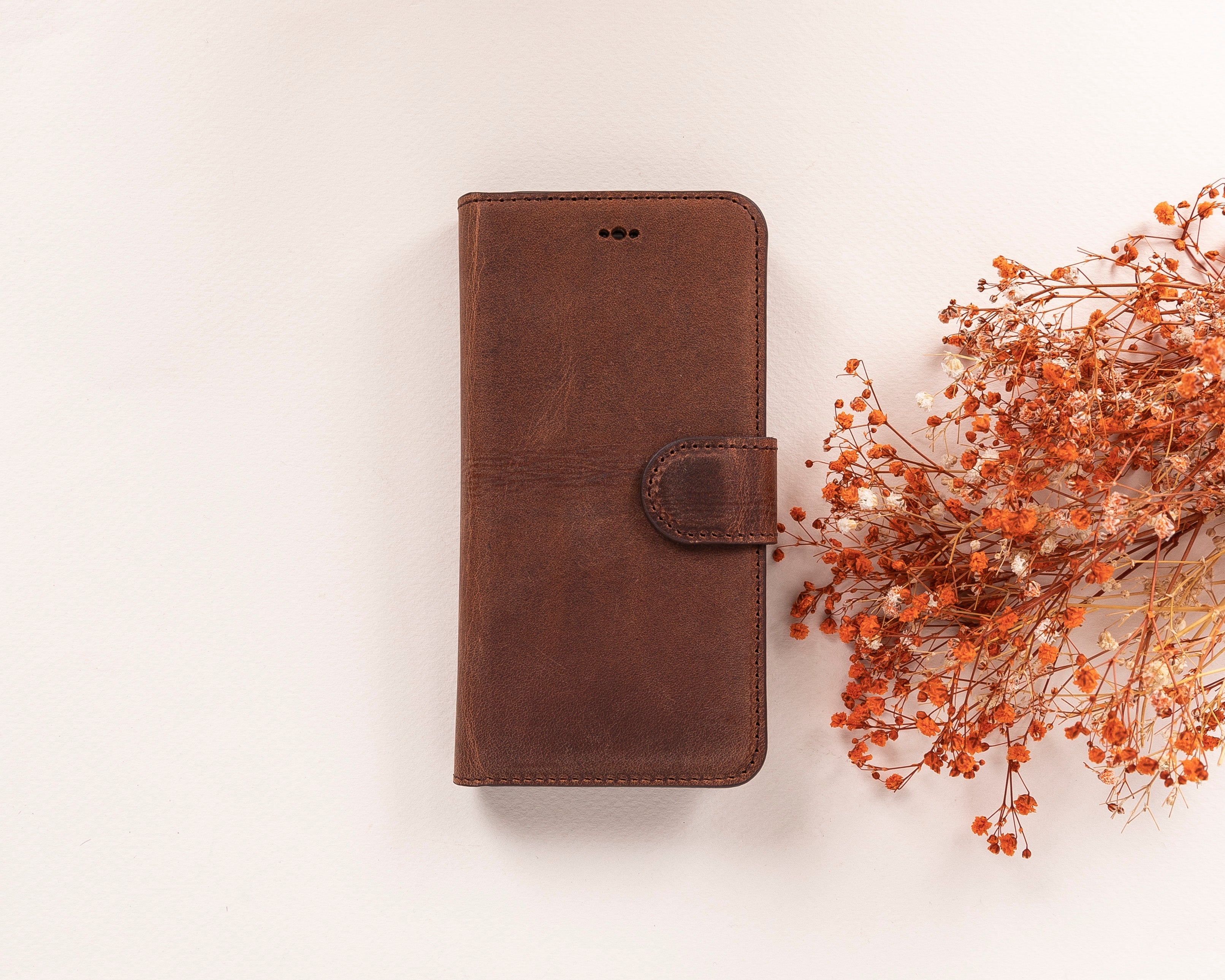 Étui portefeuille en cuir Fuzzy pour iPhone 16E