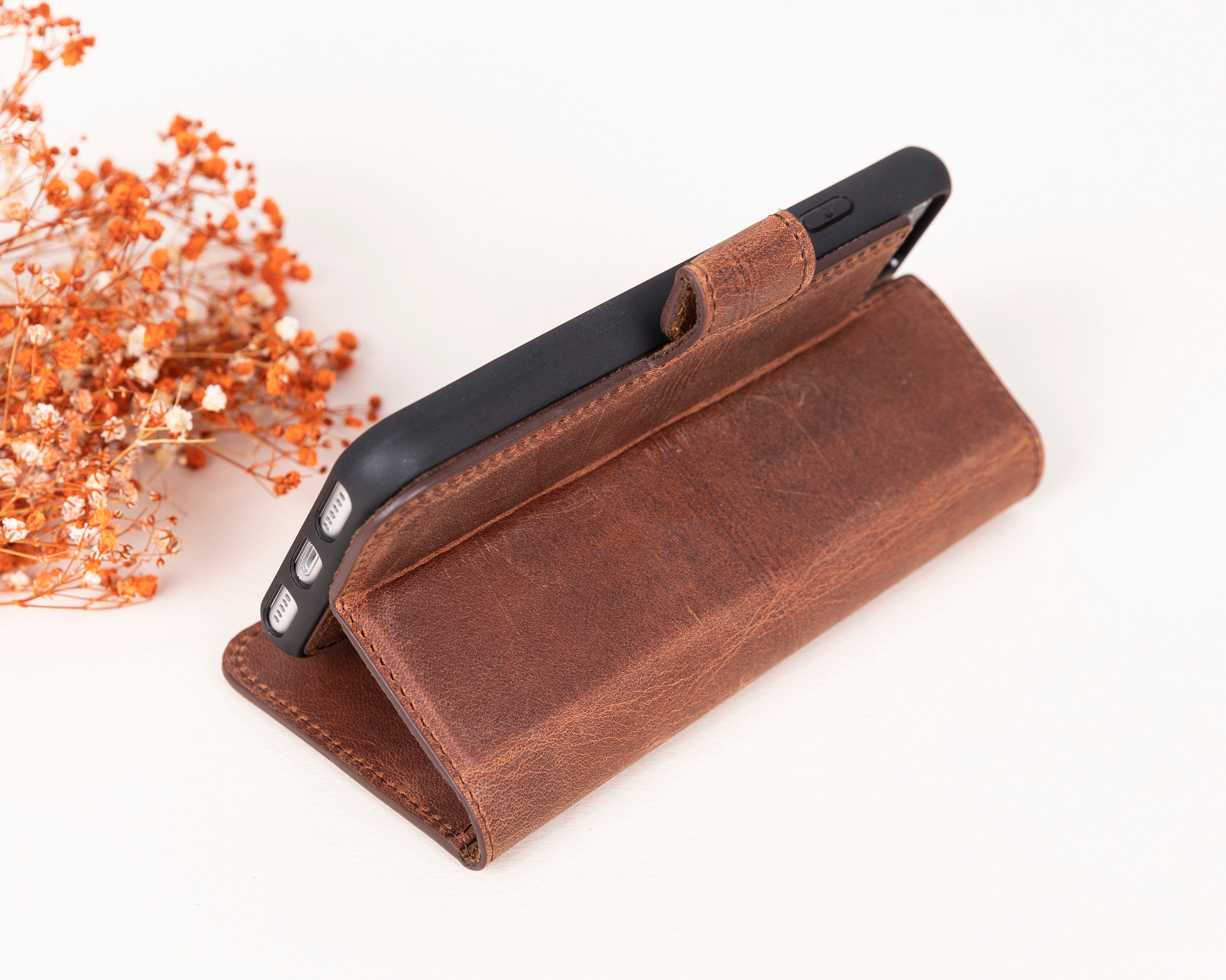 Étui portefeuille en cuir Fuzzy pour iPhone 16E