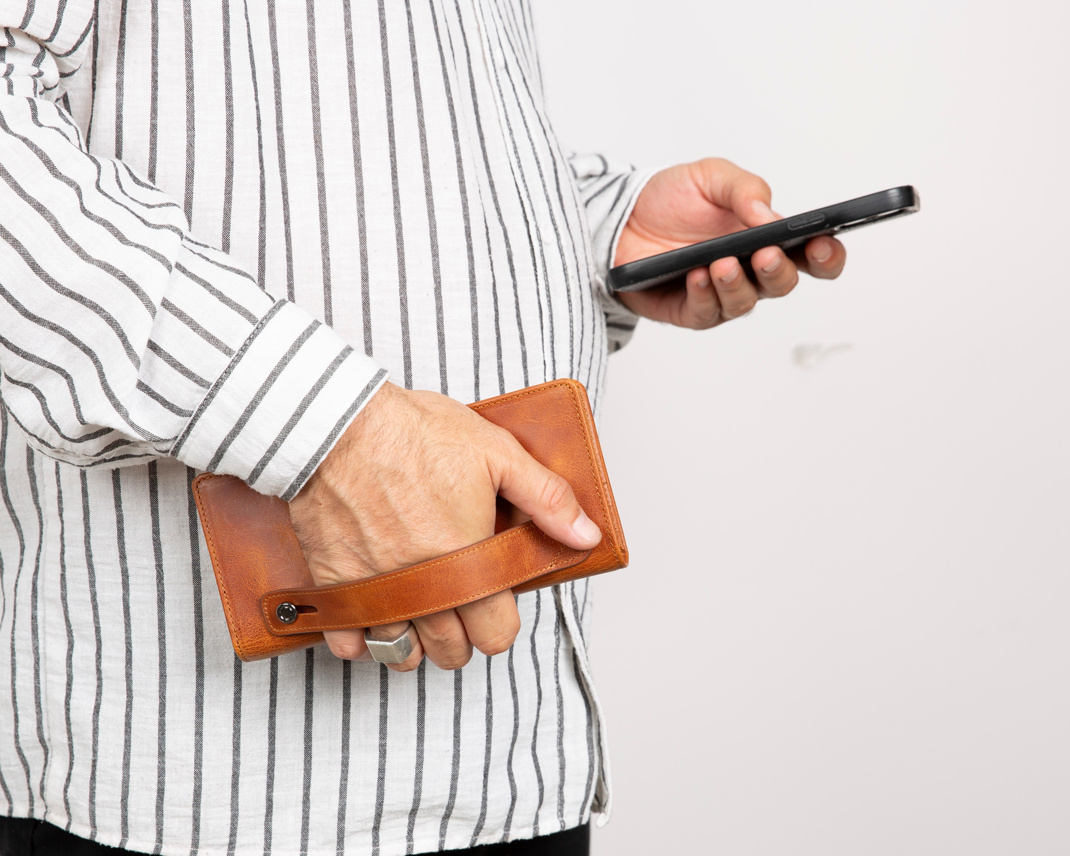 Aura Genuine Leather Universal Wallet