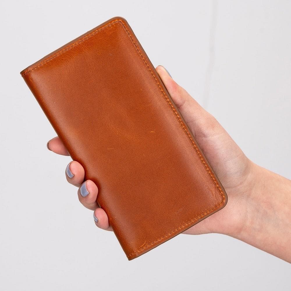 calvina-leather-wallet-closed-side-view-premium-stitching