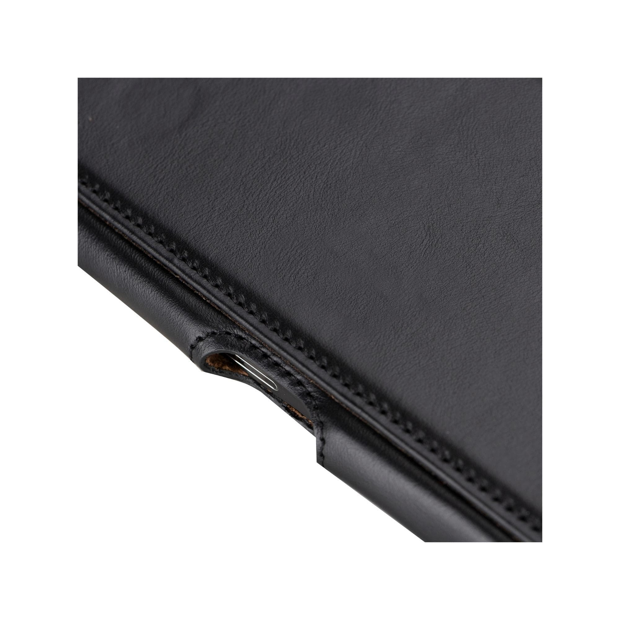 Titan Universal Clutch Waist Belt Attachable Leather Case for Mobile Phones (6.1"/6.8")