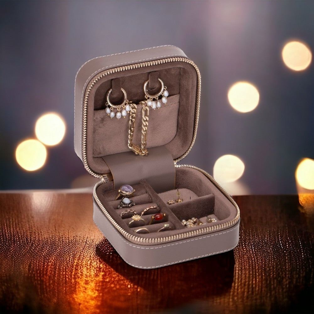 Compact genuine leather jewelry box with velvet lining for organized travel and home storage – Bouletta