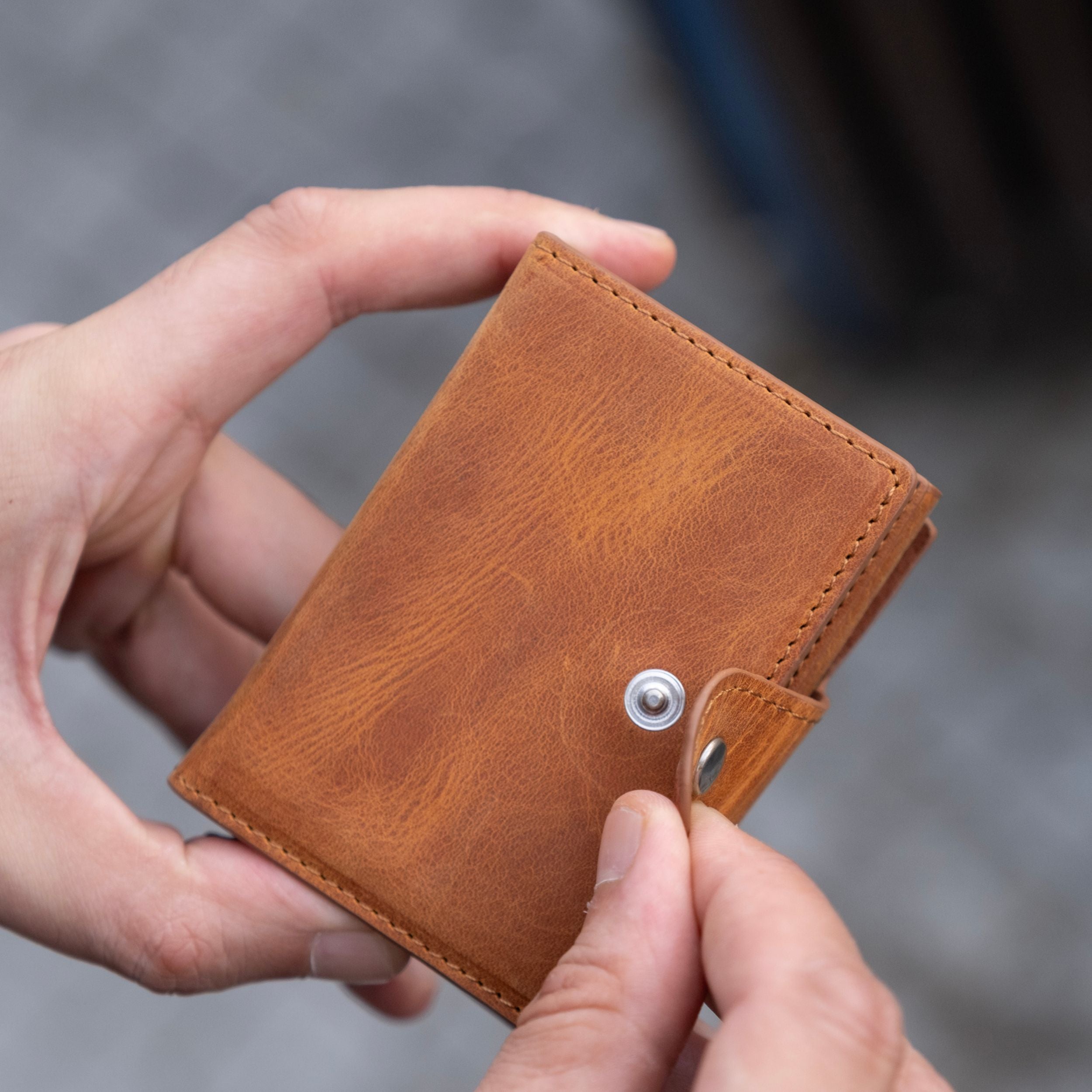 Handcrafted genuine leather wallets for men and women by Bouletta