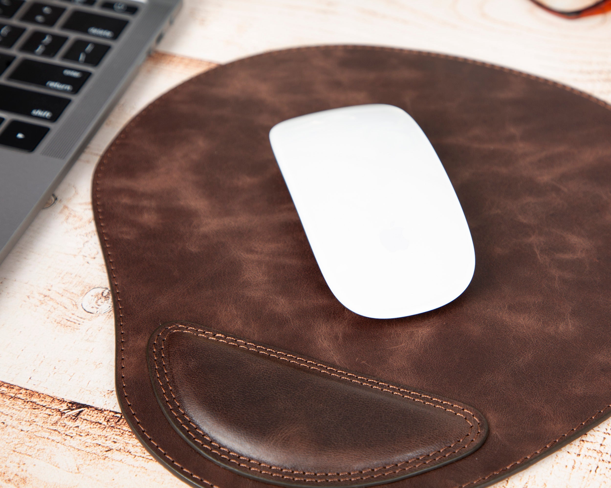 Onyxia Leather Mouse Pad