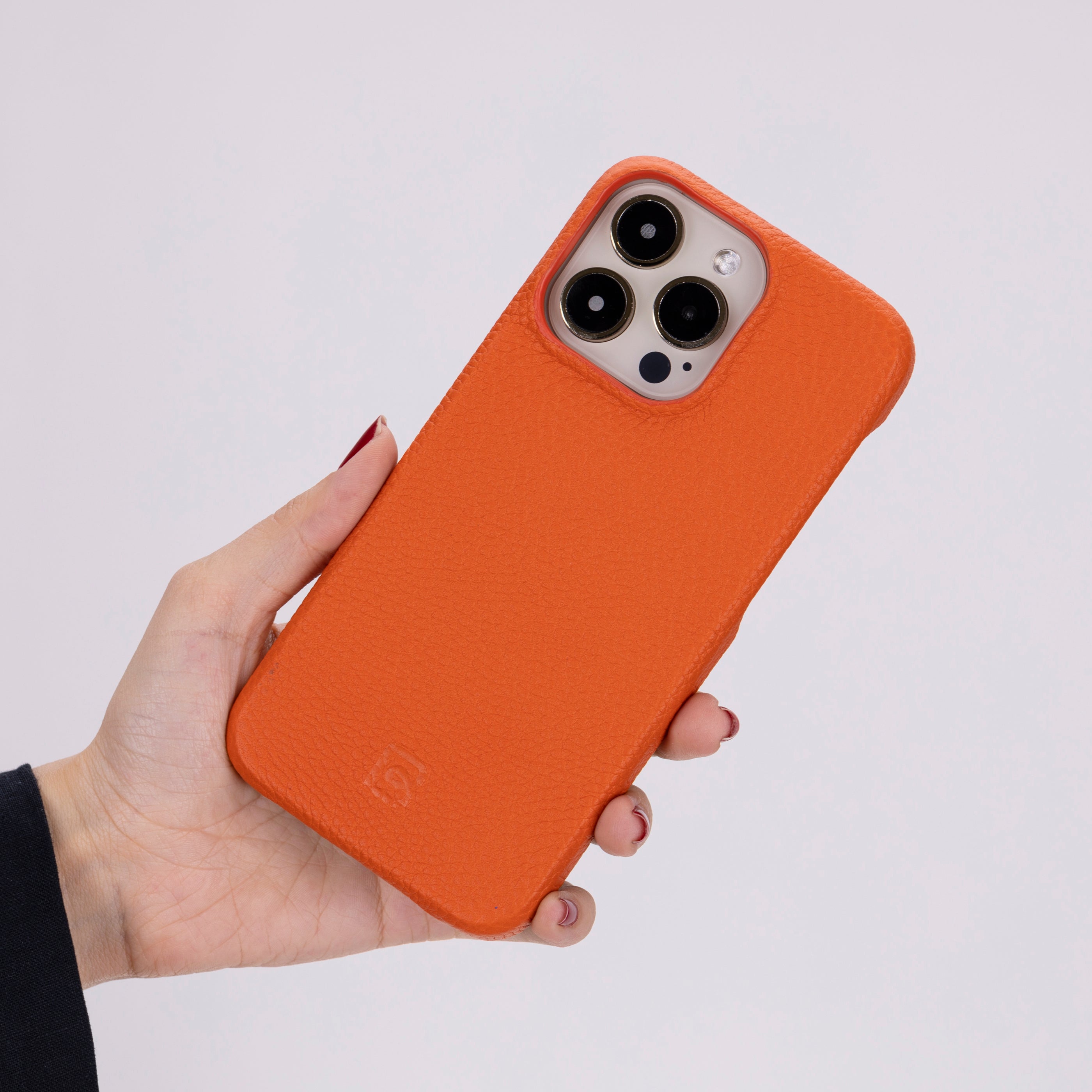 Tours iPhone 15 Pro Max (6.7") F360 Full Leather Snap On Back Cover