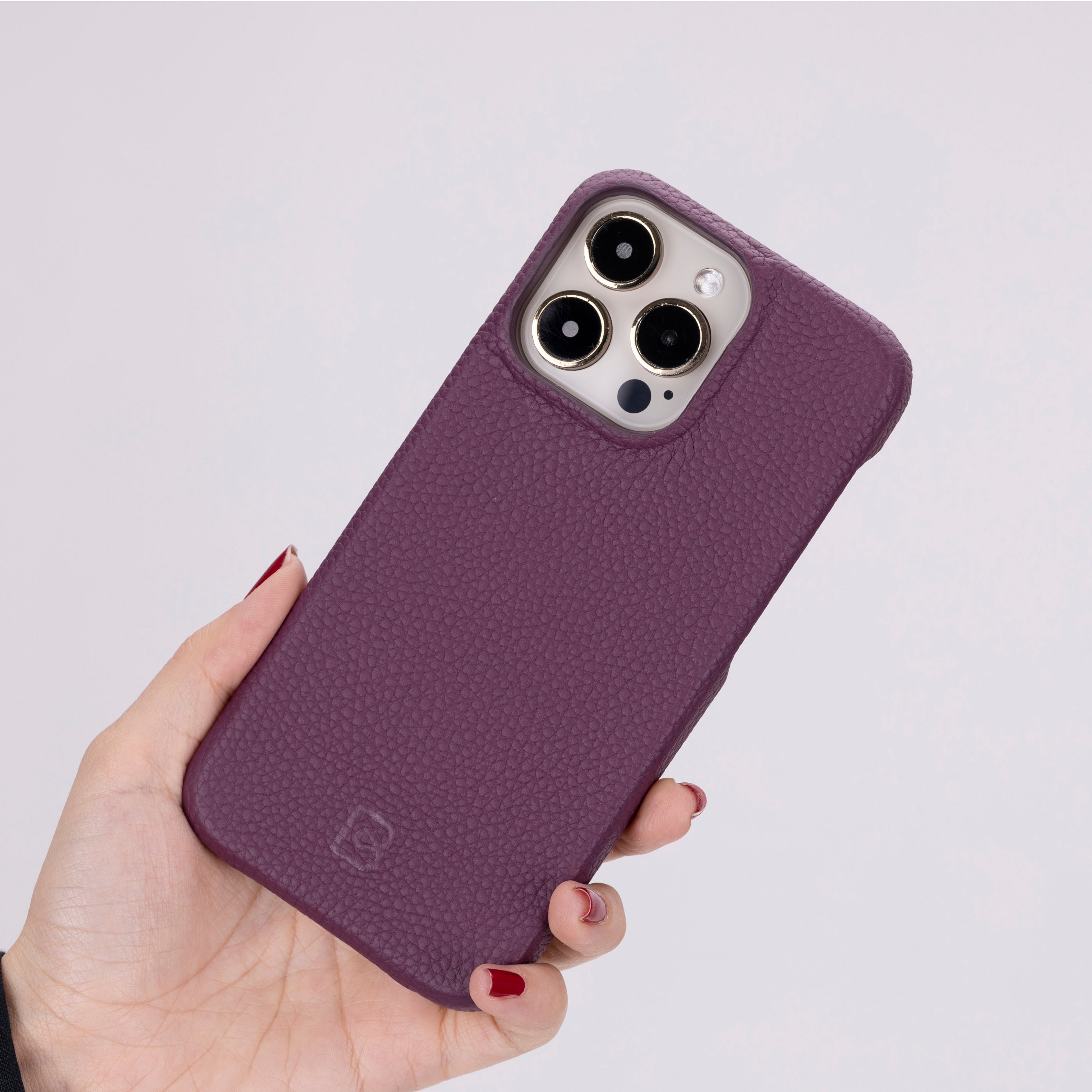 Tours iPhone 15 Pro Max (6.7") F360 Full Leather Snap On Back Cover